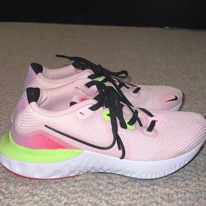 Worn 1x Nike sneakers